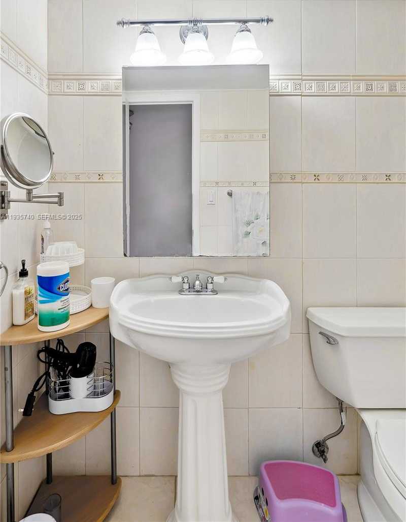 Small Image of 1400 SOUTH OCEAN DR #802, Hollywood Number 22