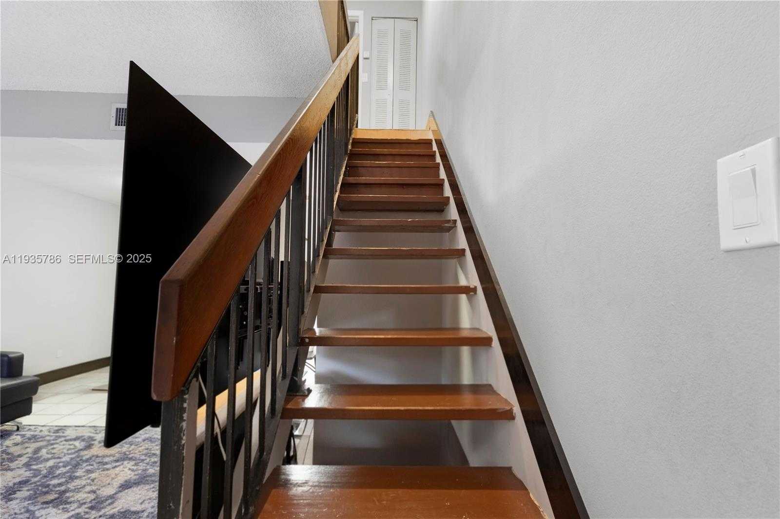 Small Image of 8262 NW 5th Ln, Miami, FL 33126, USA Number 12