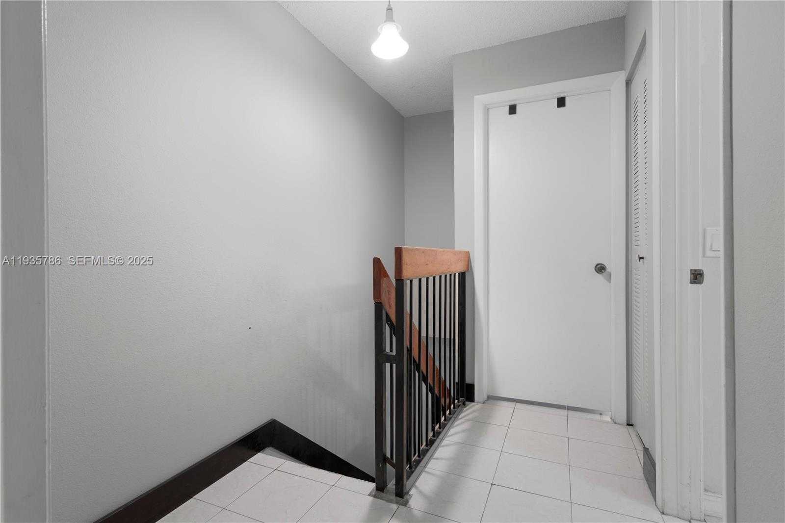 Small Image of 8262 NW 5th Ln, Miami, FL 33126, USA Number 13