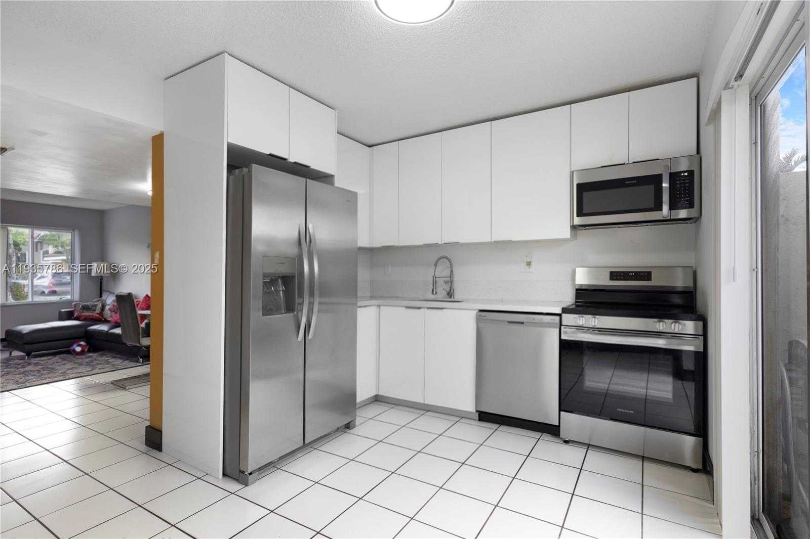 Small Image of 8262 NW 5th Ln, Miami, FL 33126, USA Number 2