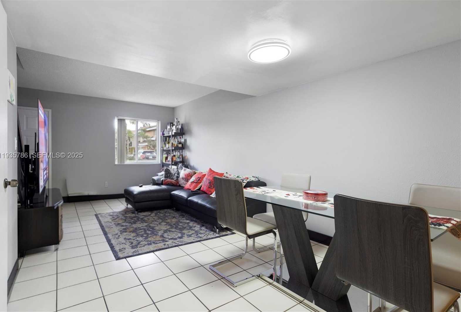 Small Image of 8262 NW 5th Ln, Miami, FL 33126, USA Number 8