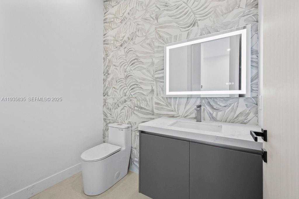 Small Image of 1321 NORTH EAST 13TH AVE, Fort Lauderdale Number 11