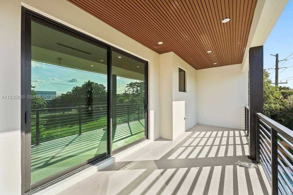 Small Image of 1321 NORTH EAST 13TH AVE, Fort Lauderdale Number 15