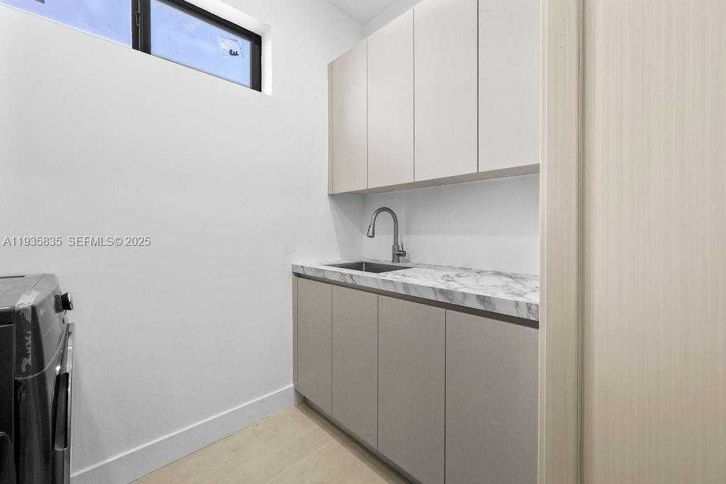 Small Image of 1321 NORTH EAST 13TH AVE, Fort Lauderdale Number 17