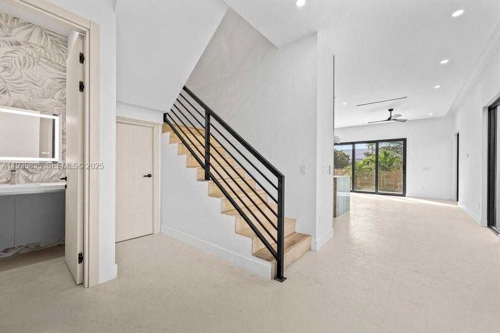 Small Image of 1321 NORTH EAST 13TH AVE, Fort Lauderdale Number 7