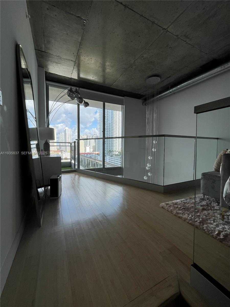 Small Image of 690 SOUTH WEST 1ST CT #1709, Miami Number 13