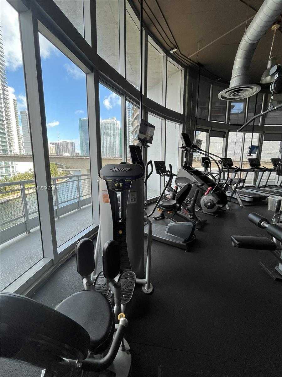 Small Image of 690 SOUTH WEST 1ST CT #1709, Miami Number 29