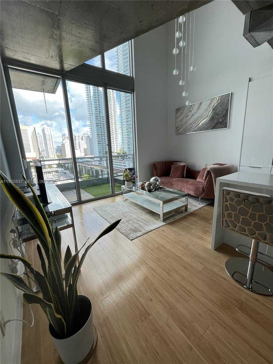 Small Image of 690 SOUTH WEST 1ST CT #1709, Miami Number 3