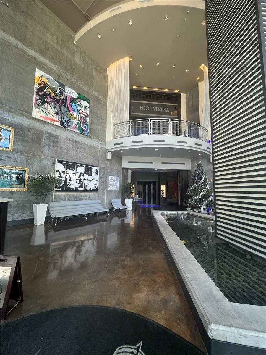 Small Image of 690 SOUTH WEST 1ST CT #1709, Miami Number 31