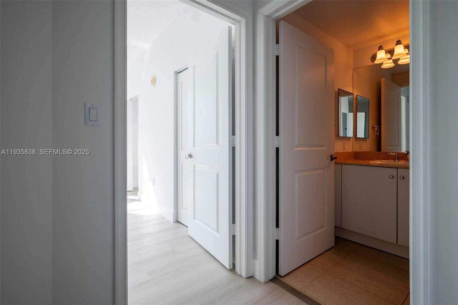 Small Image of 350 NORTH FEDERAL HWY #512, Boynton Beach Number 23