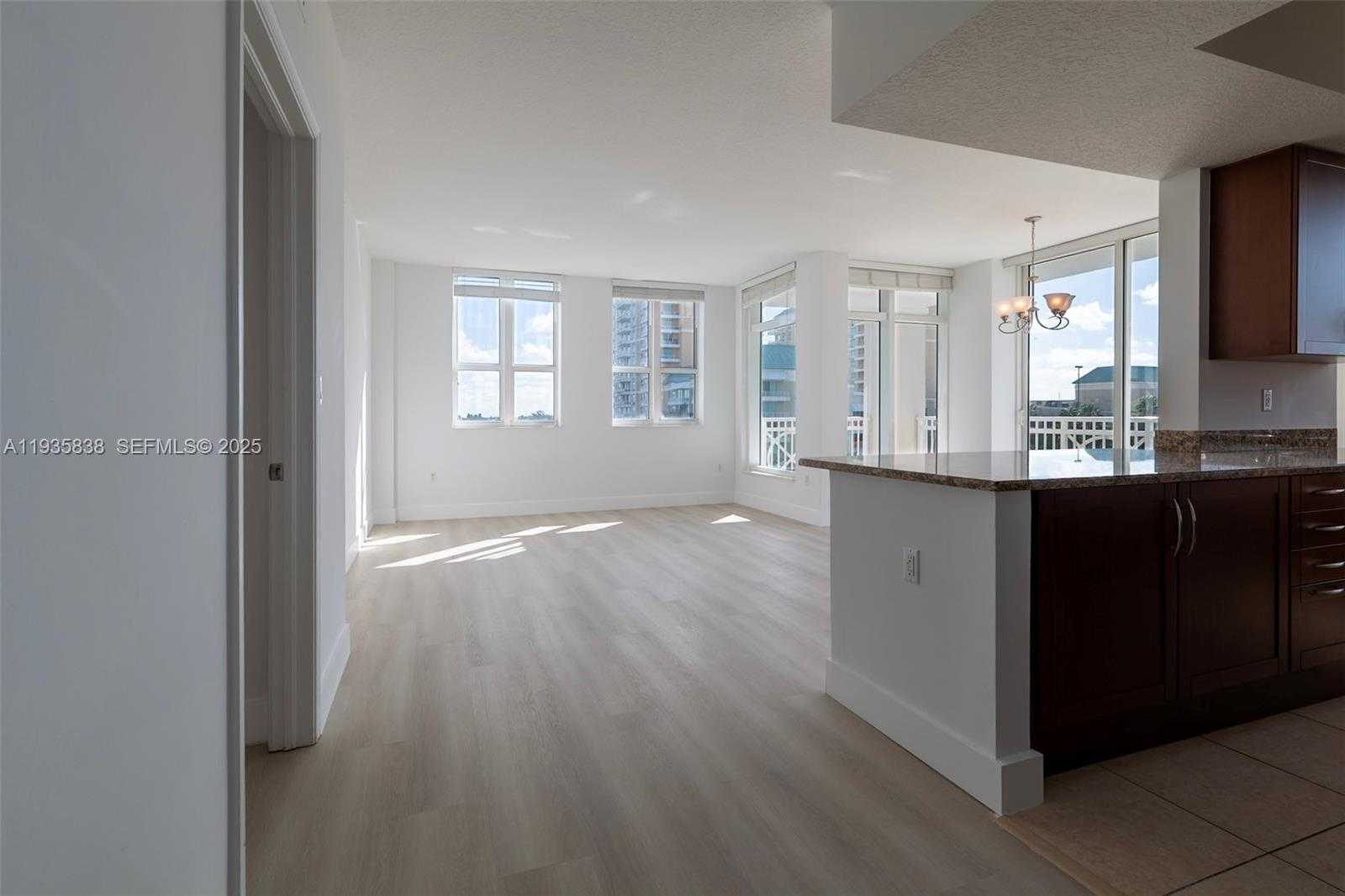 Small Image of 350 NORTH FEDERAL HWY #512, Boynton Beach Number 3