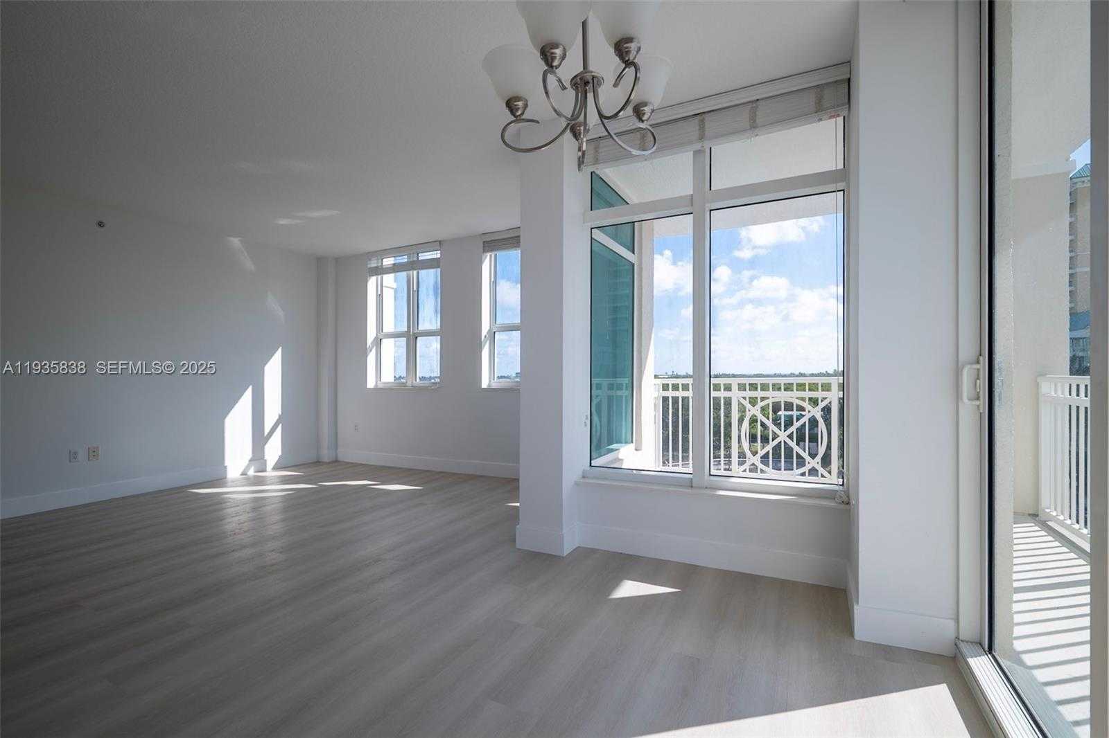 Small Image of 350 NORTH FEDERAL HWY #512, Boynton Beach Number 6