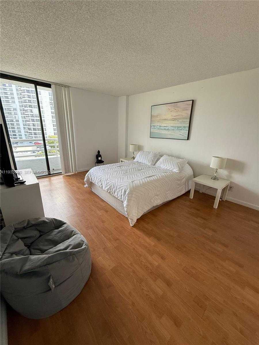 Small Image of 3300 NORTH EAST 192ND ST #808, Aventura Number 10