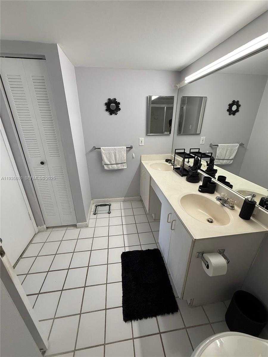 Small Image of 3300 NORTH EAST 192ND ST #808, Aventura Number 17