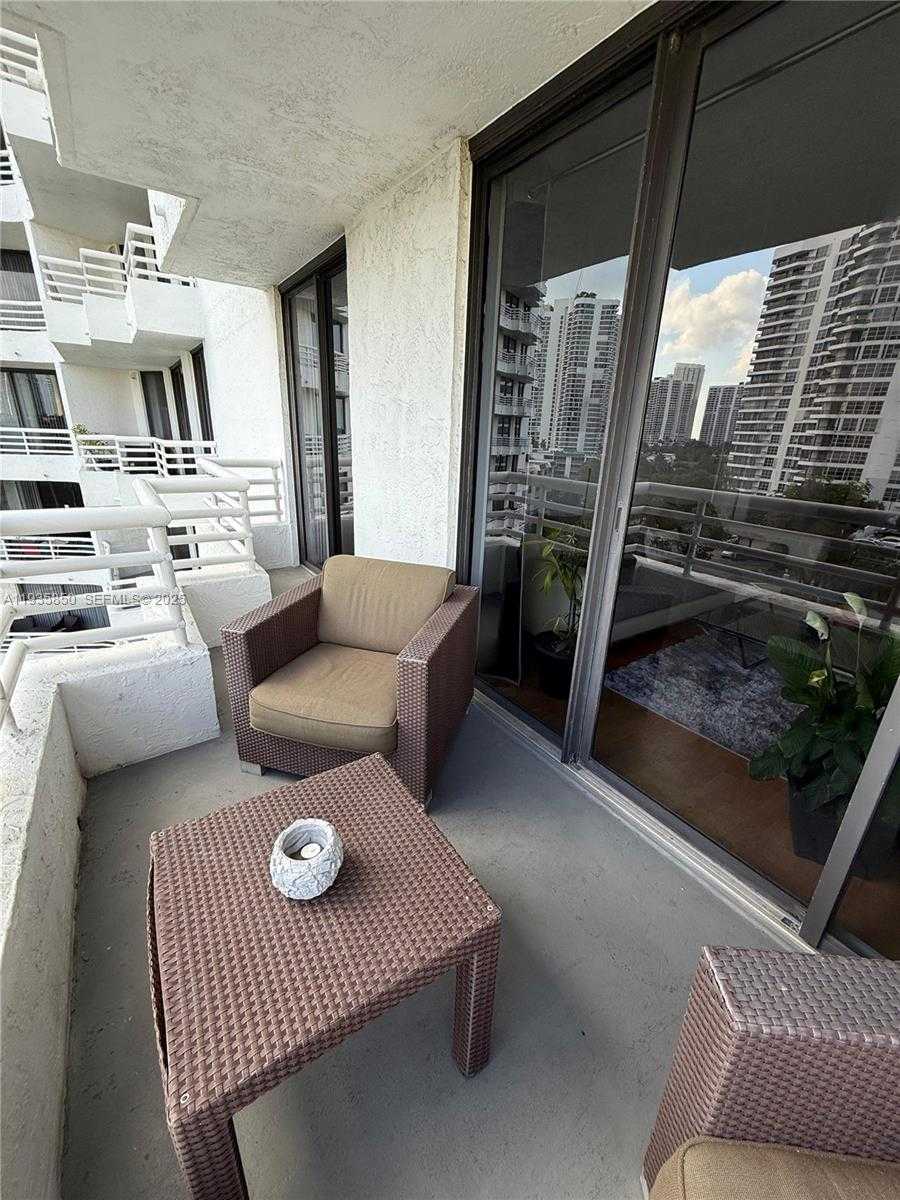 Small Image of 3300 NORTH EAST 192ND ST #808, Aventura Number 2
