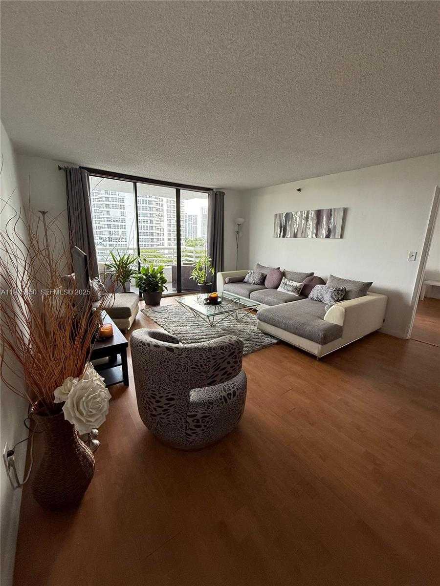 Small Image of 3300 NORTH EAST 192ND ST #808, Aventura Number 4