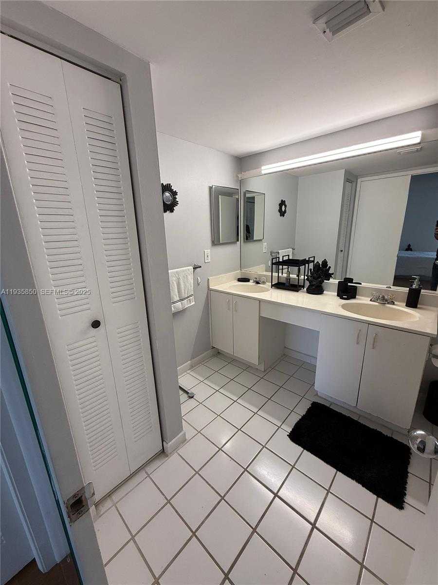 Small Image of 3300 NORTH EAST 192ND ST #808, Aventura Number 8