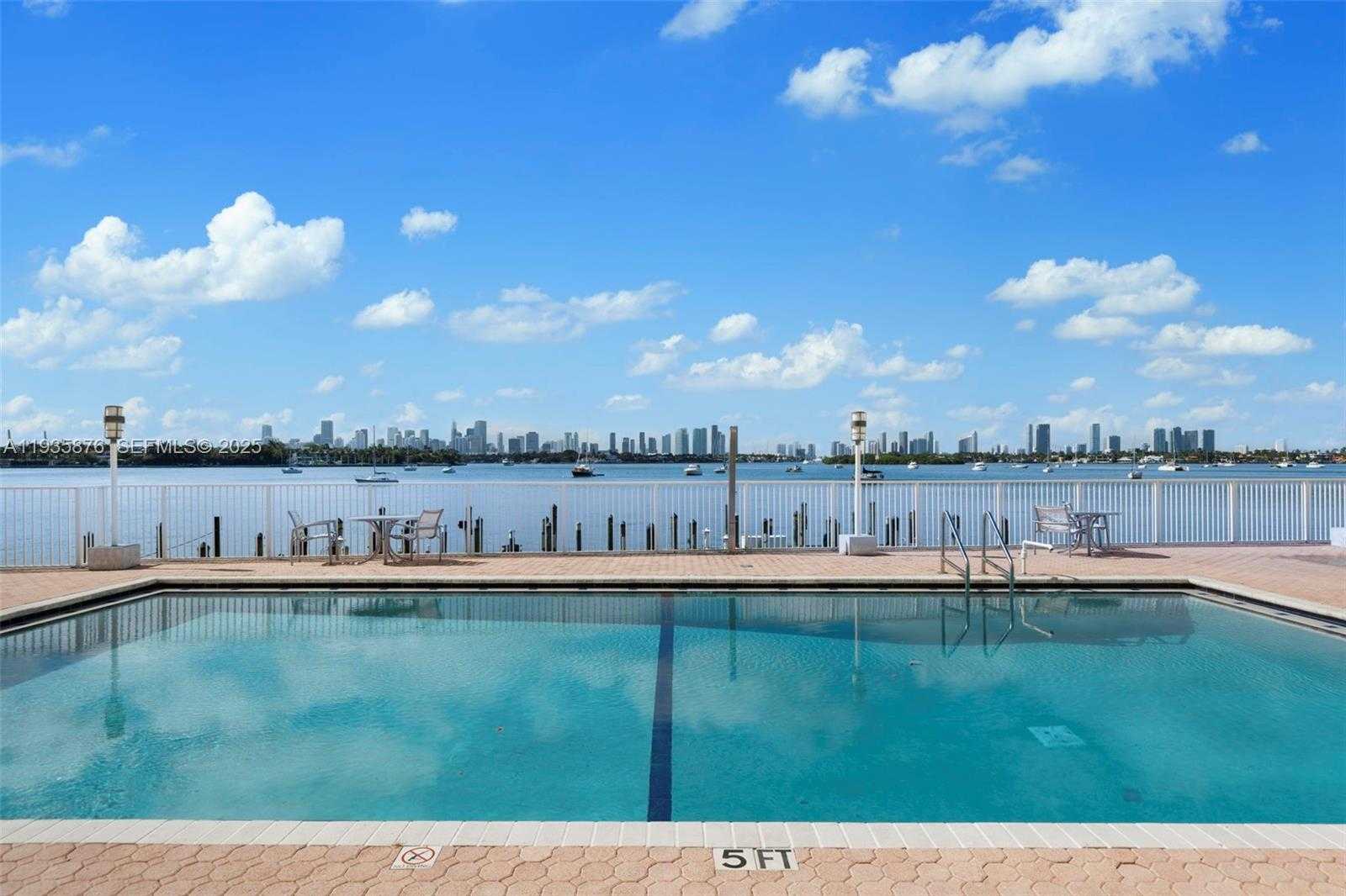 Small Image of 1228 WEST AVE #704, Miami Beach Number 16