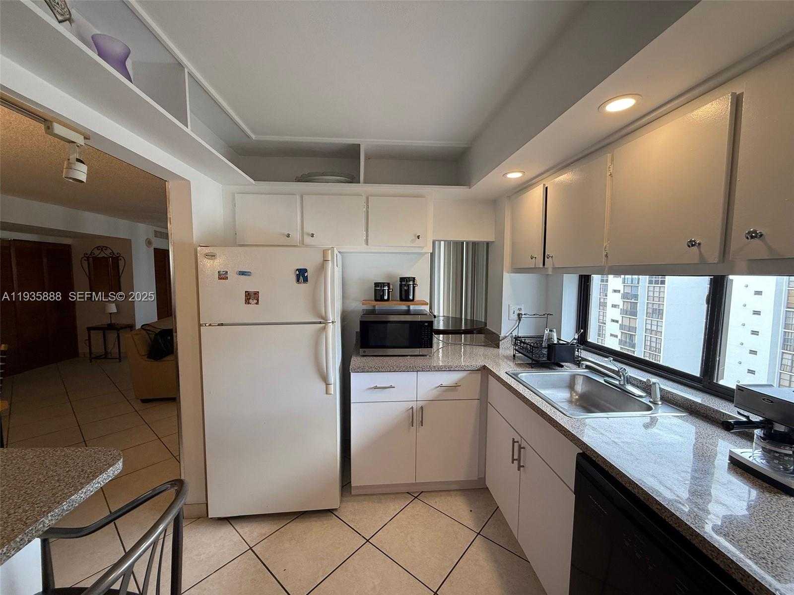 Small Image of 17011 NORTH BAY RD #1007, Sunny Isles Beach Number 14