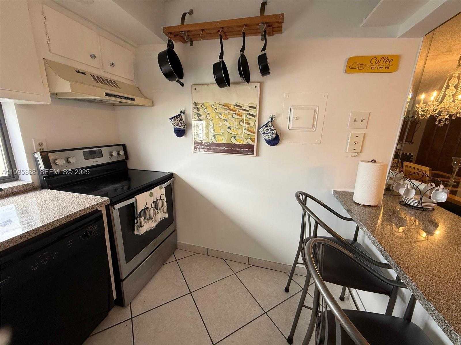 Small Image of 17011 NORTH BAY RD #1007, Sunny Isles Beach Number 16