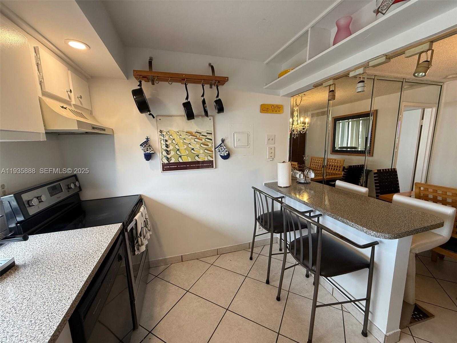 Small Image of 17011 NORTH BAY RD #1007, Sunny Isles Beach Number 18