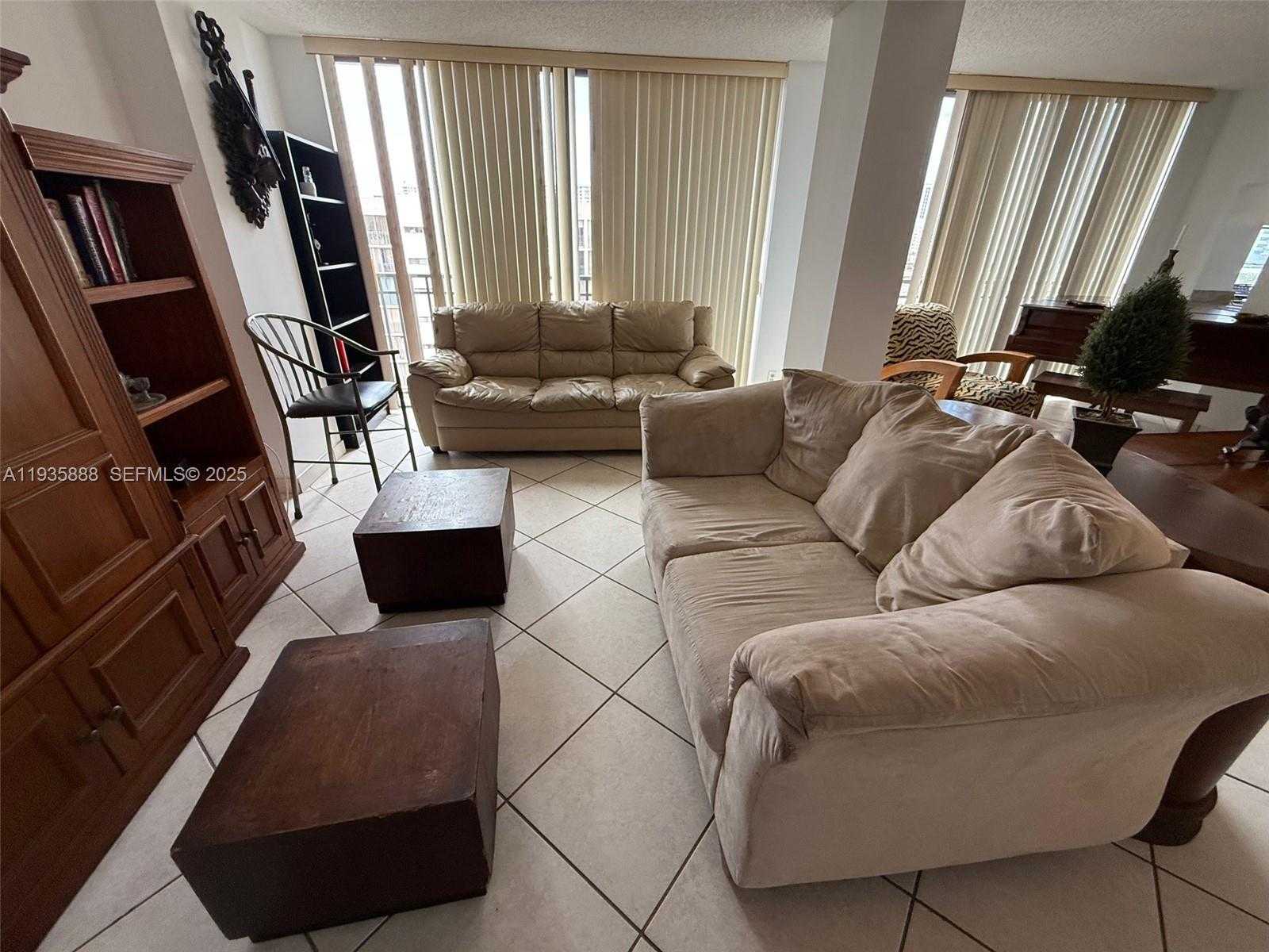 Small Image of 17011 NORTH BAY RD #1007, Sunny Isles Beach Number 23