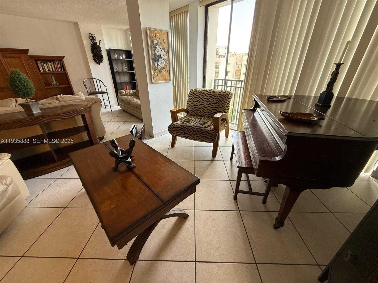 Small Image of 17011 NORTH BAY RD #1007, Sunny Isles Beach Number 27