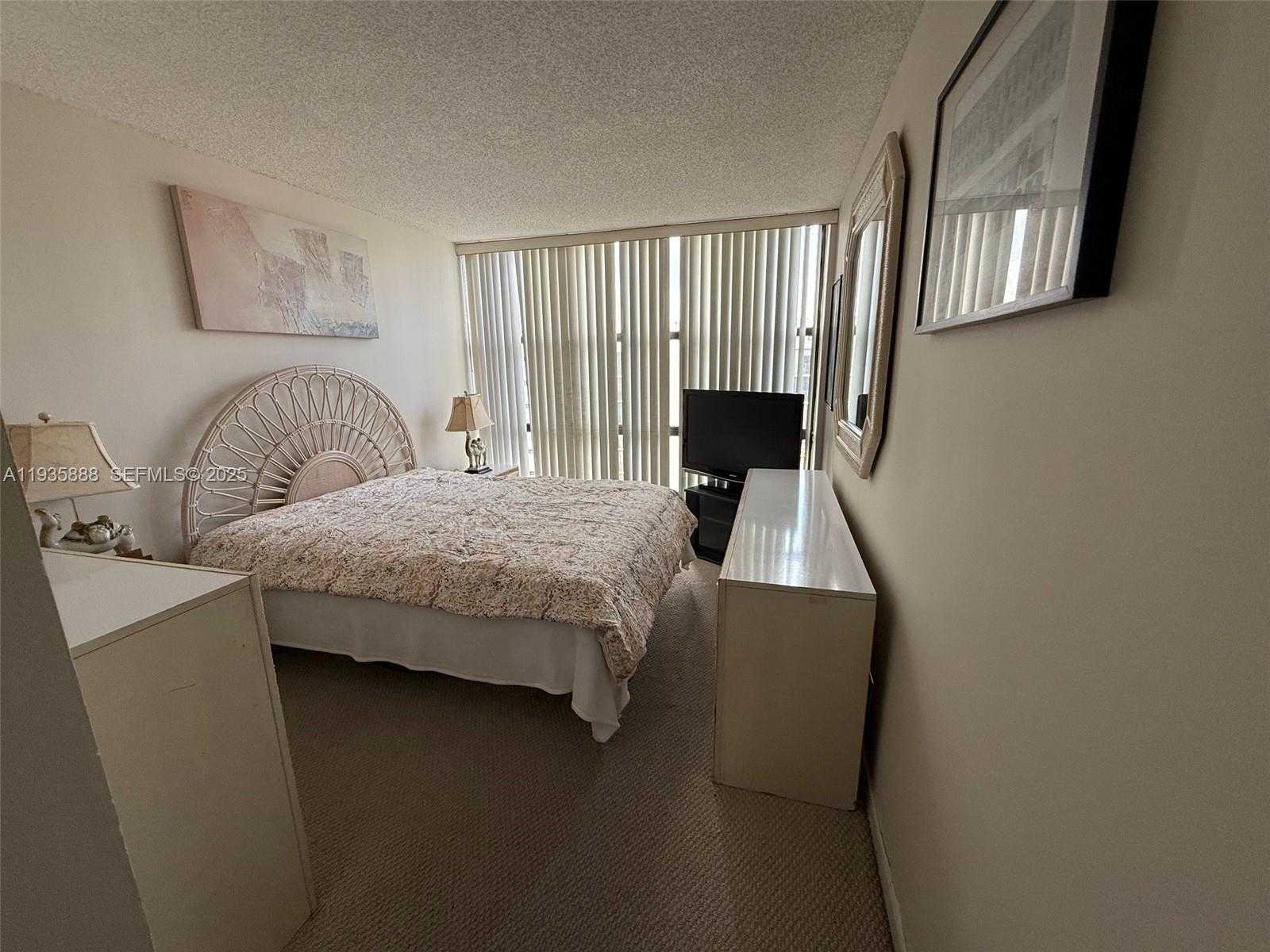Small Image of 17011 NORTH BAY RD #1007, Sunny Isles Beach Number 32