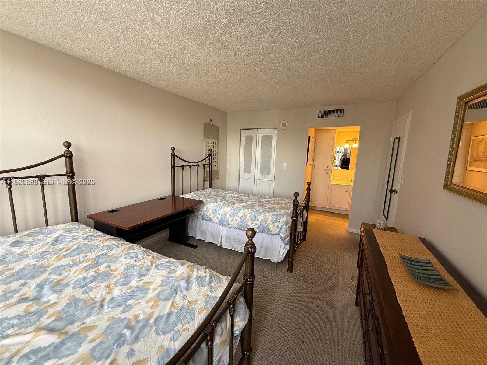 Small Image of 17011 NORTH BAY RD #1007, Sunny Isles Beach Number 34