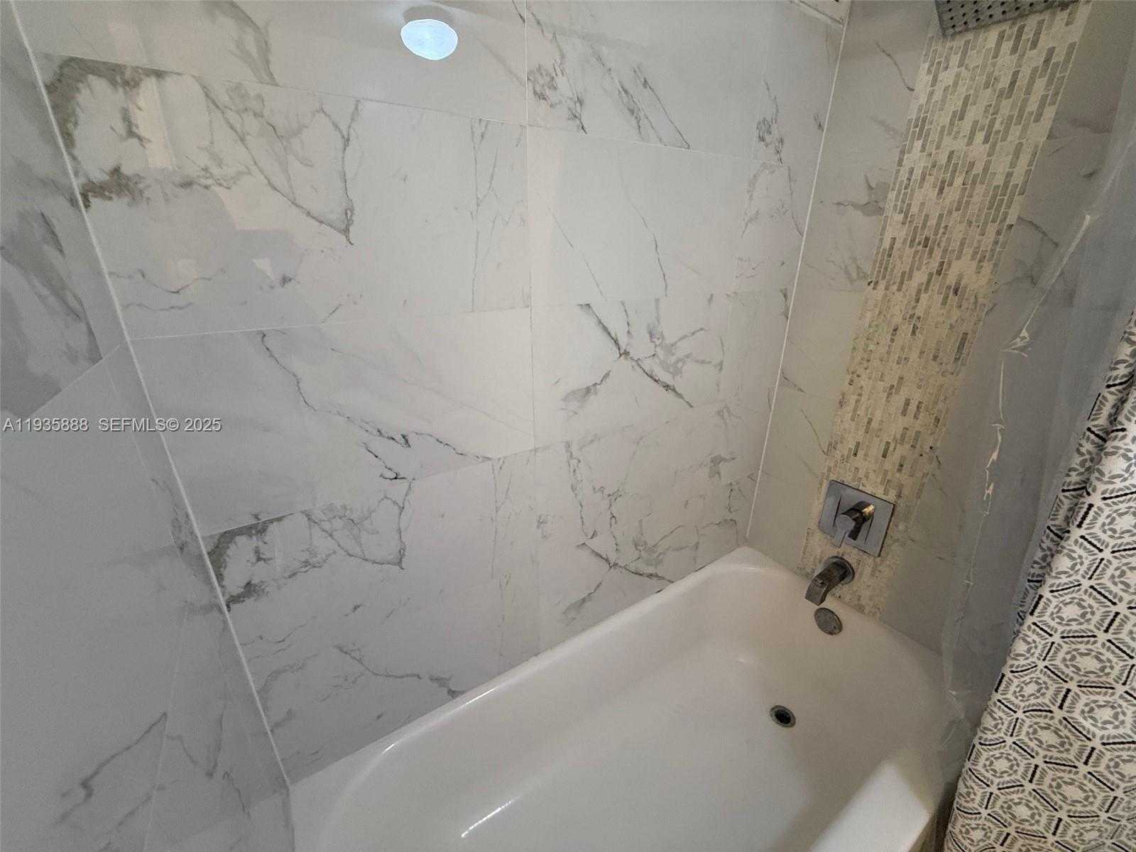 Small Image of 17011 NORTH BAY RD #1007, Sunny Isles Beach Number 38