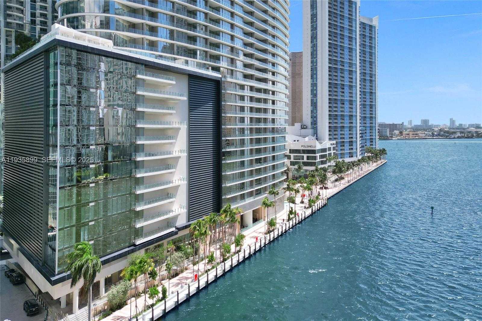 Small Image of 300 BISCAYNE BOULEVARD WAY #3605W, Miami Number 2