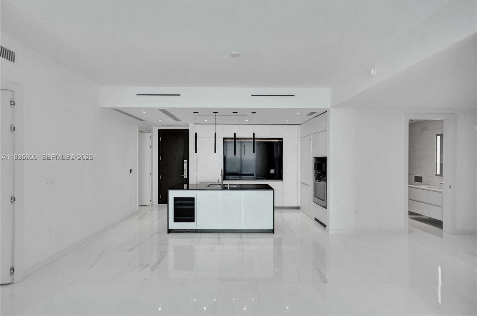 Small Image of 300 BISCAYNE BOULEVARD WAY #3605W, Miami Number 20