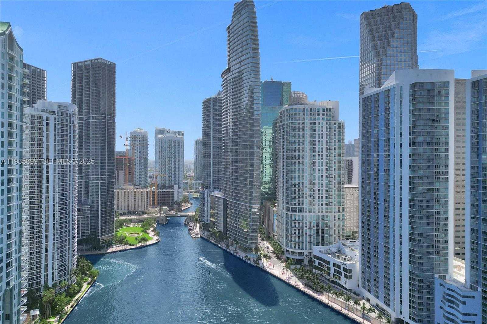 Small Image of 300 BISCAYNE BOULEVARD WAY #3605W, Miami Number 3