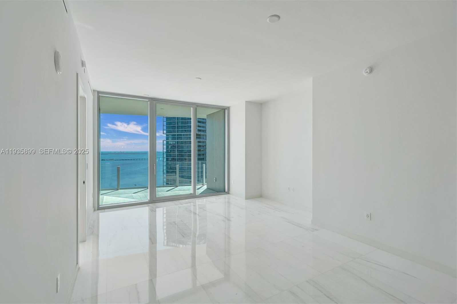 Small Image of 300 BISCAYNE BOULEVARD WAY #3605W, Miami Number 30