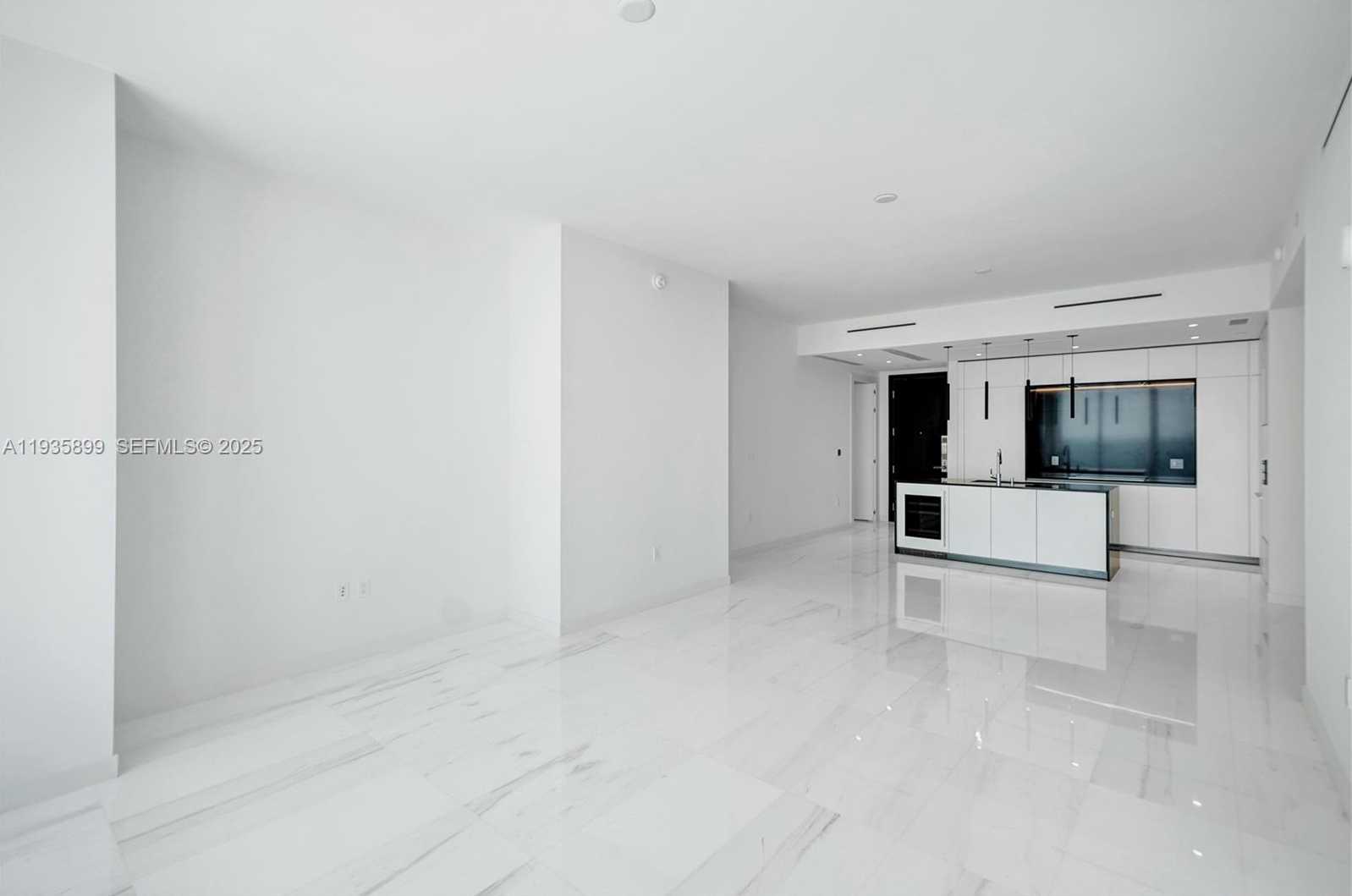Small Image of 300 BISCAYNE BOULEVARD WAY #3605W, Miami Number 31