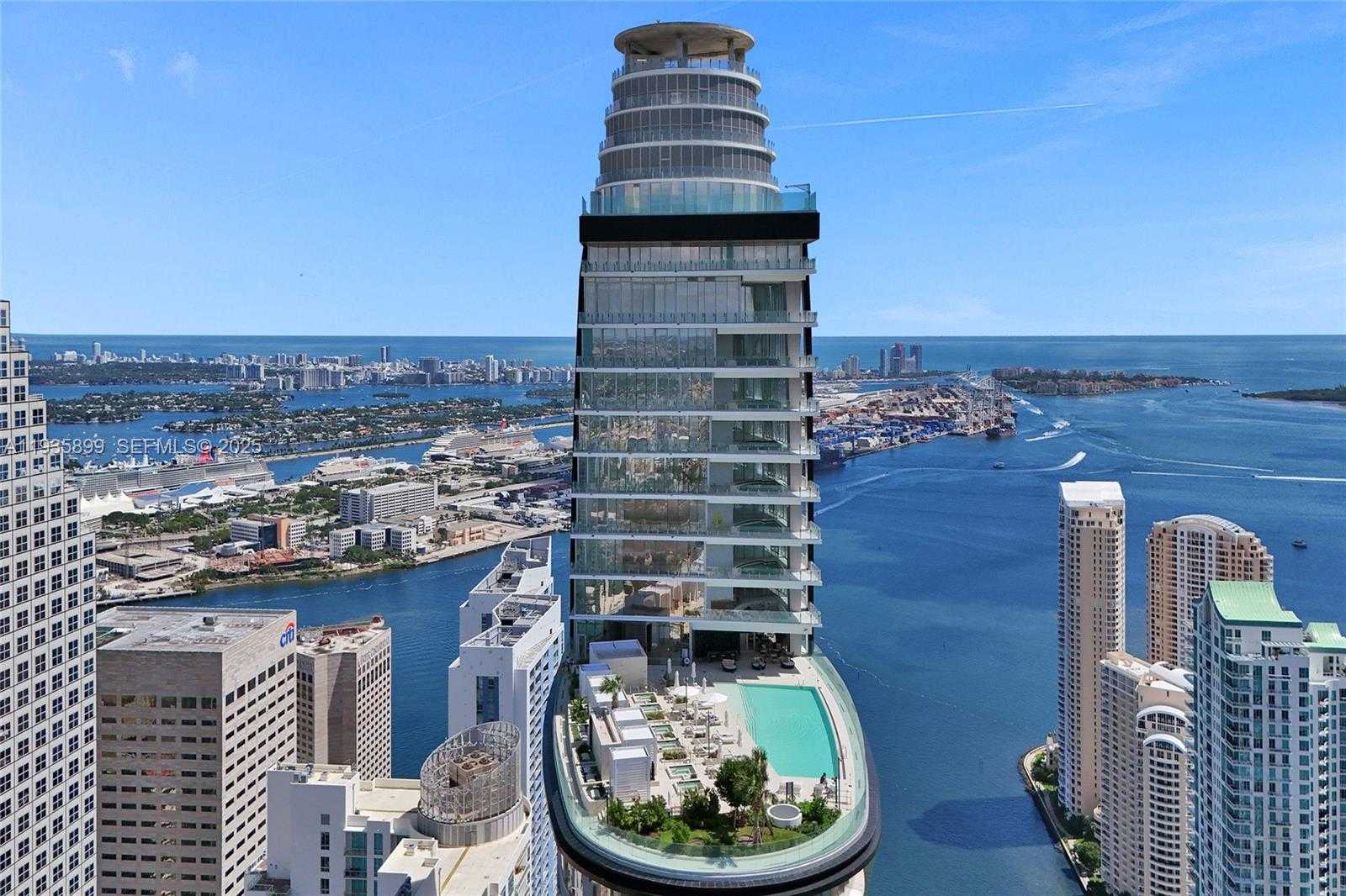 Small Image of 300 BISCAYNE BOULEVARD WAY #3605W, Miami Number 4