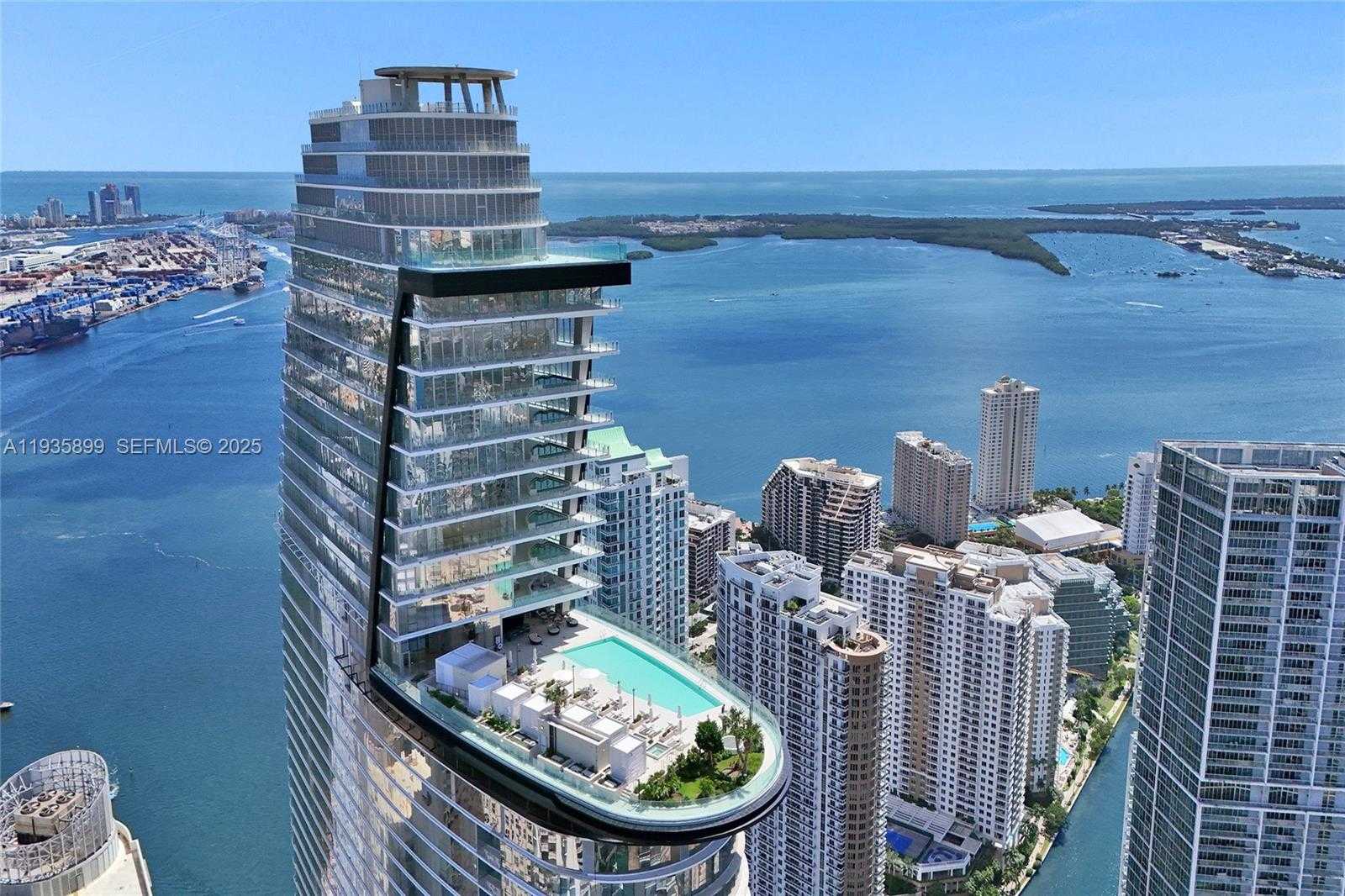 Small Image of 300 BISCAYNE BOULEVARD WAY #3605W, Miami Number 5