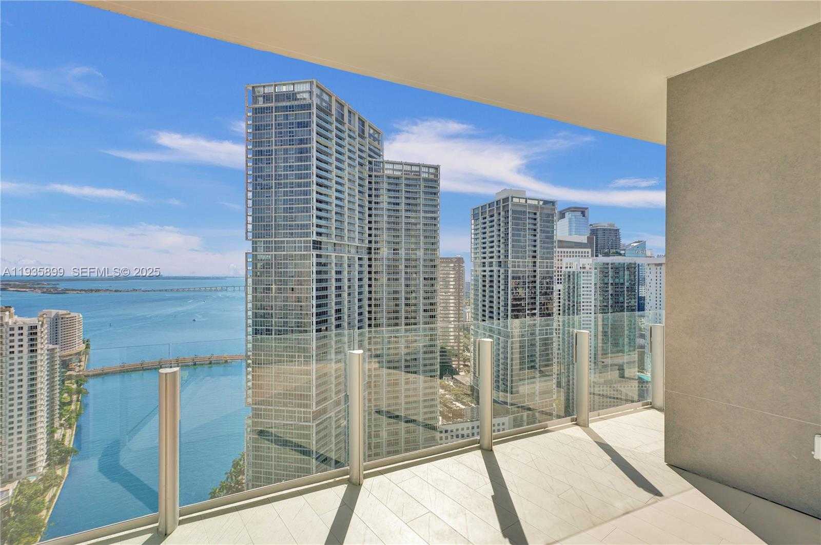 Small Image of 300 BISCAYNE BOULEVARD WAY #3605W, Miami Number 53