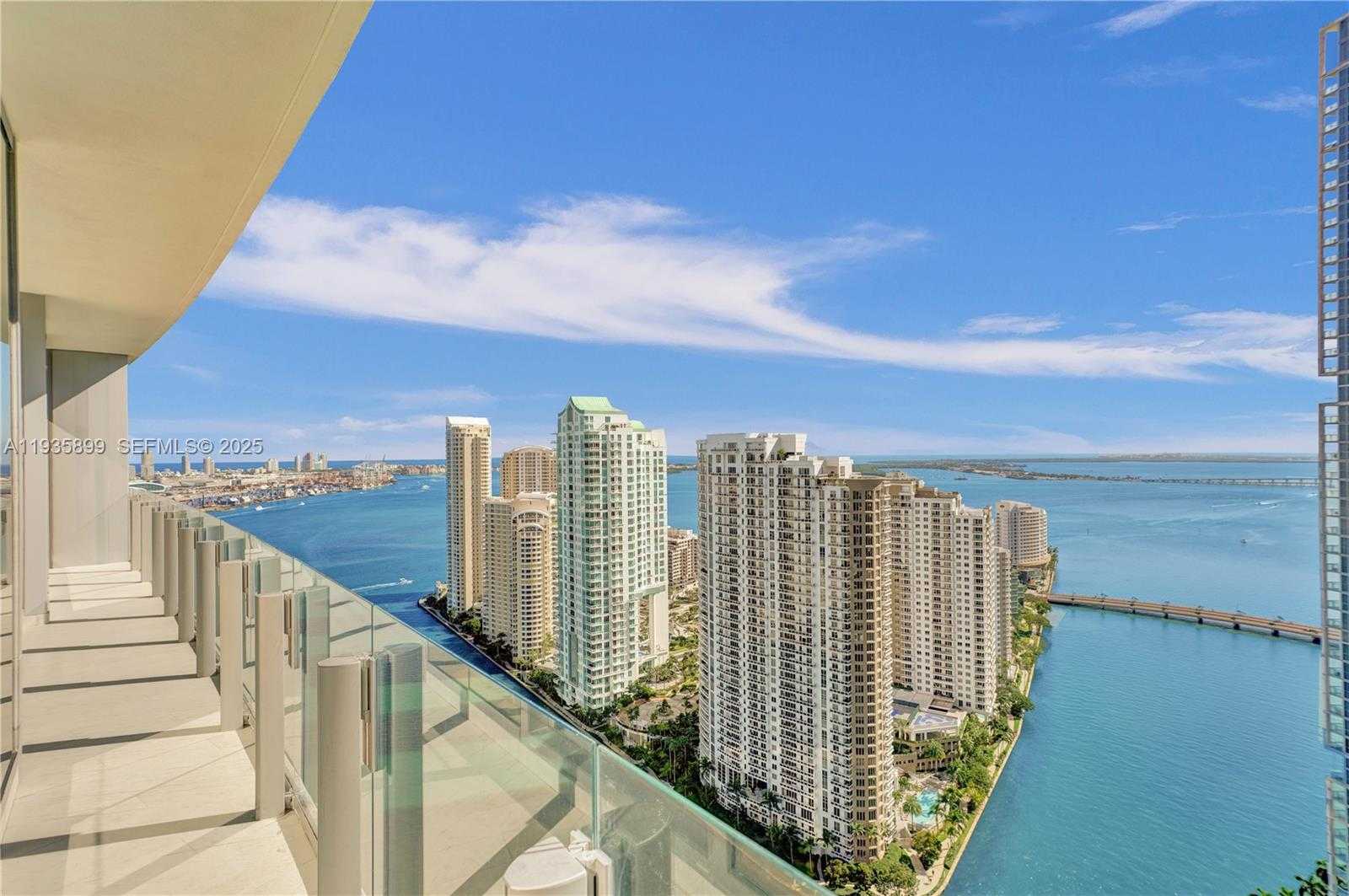 Small Image of 300 BISCAYNE BOULEVARD WAY #3605W, Miami Number 54
