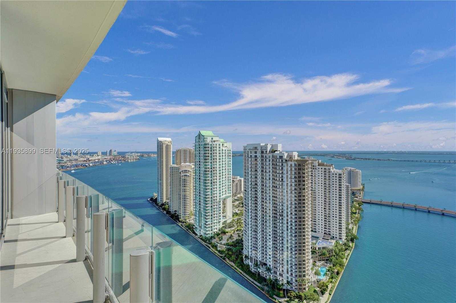 Small Image of 300 BISCAYNE BOULEVARD WAY #3605W, Miami Number 57