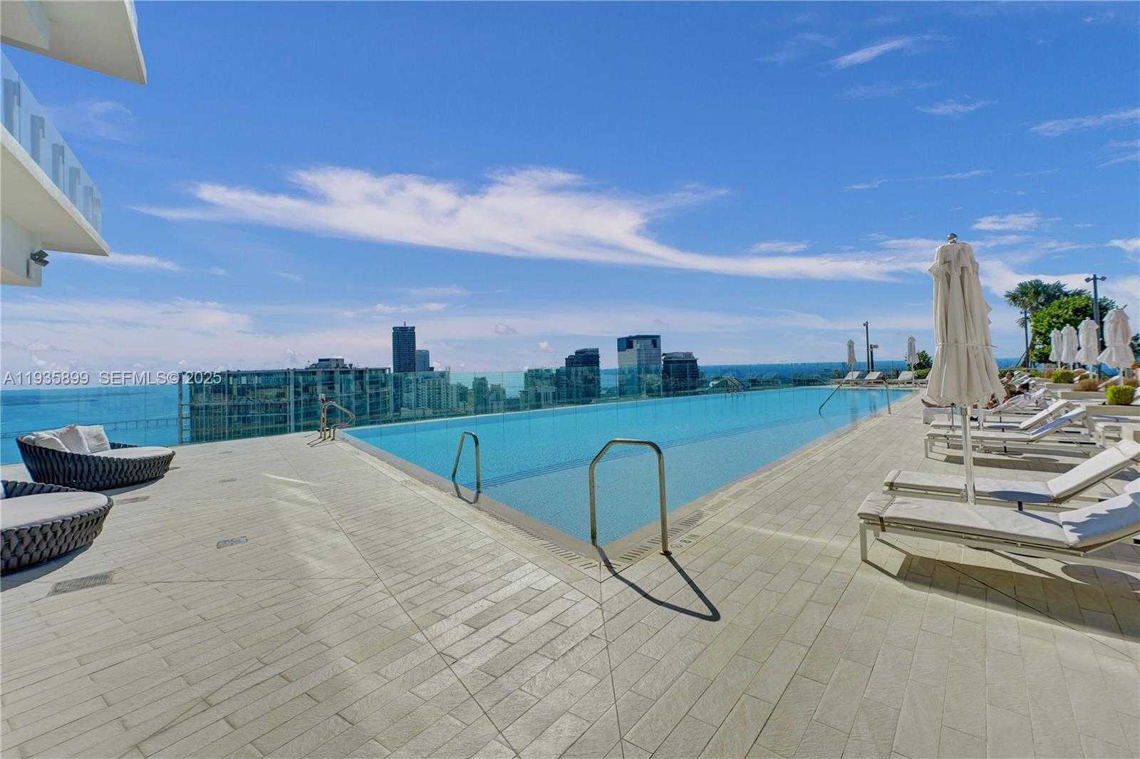 Small Image of 300 BISCAYNE BOULEVARD WAY #3605W, Miami Number 65