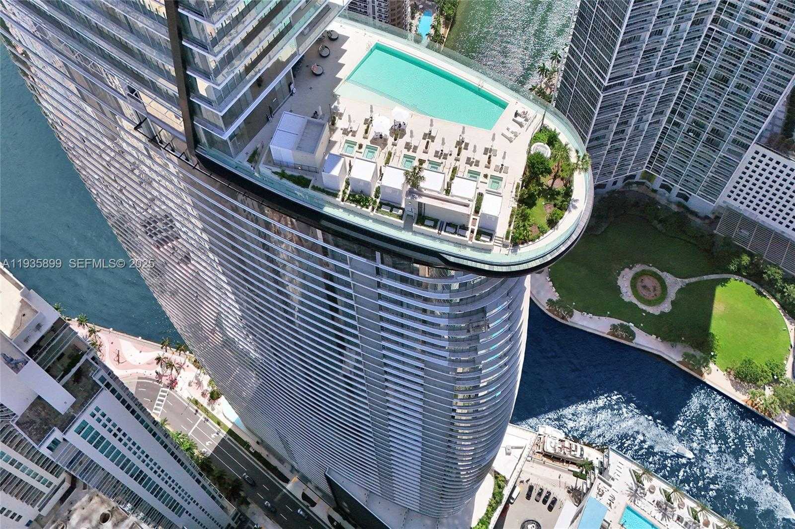 Small Image of 300 BISCAYNE BOULEVARD WAY #3605W, Miami Number 8