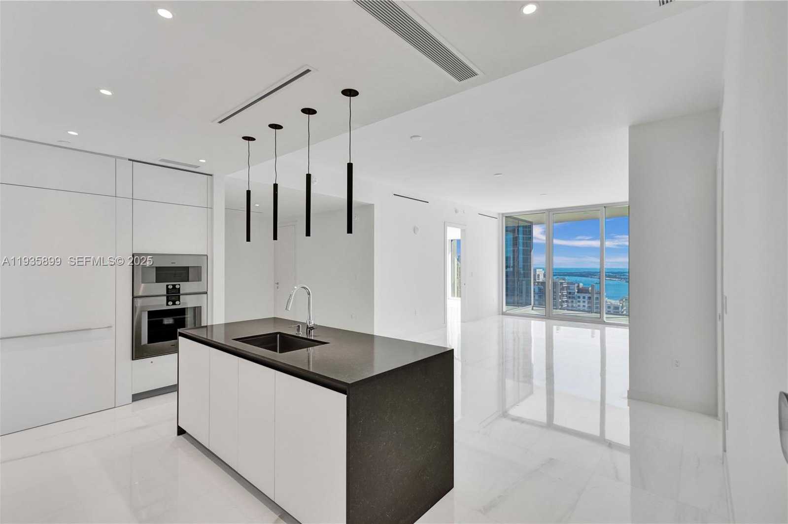 Small Image of 300 BISCAYNE BOULEVARD WAY #3605W, Miami Number 9