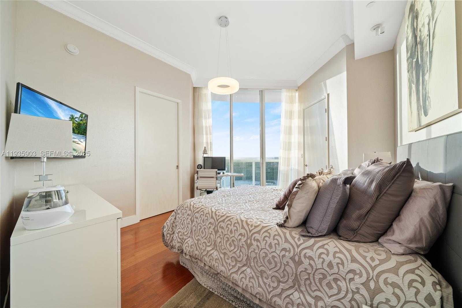 Small Image of 16001 COLLINS AVE #3906, Sunny Isles Beach Number 15