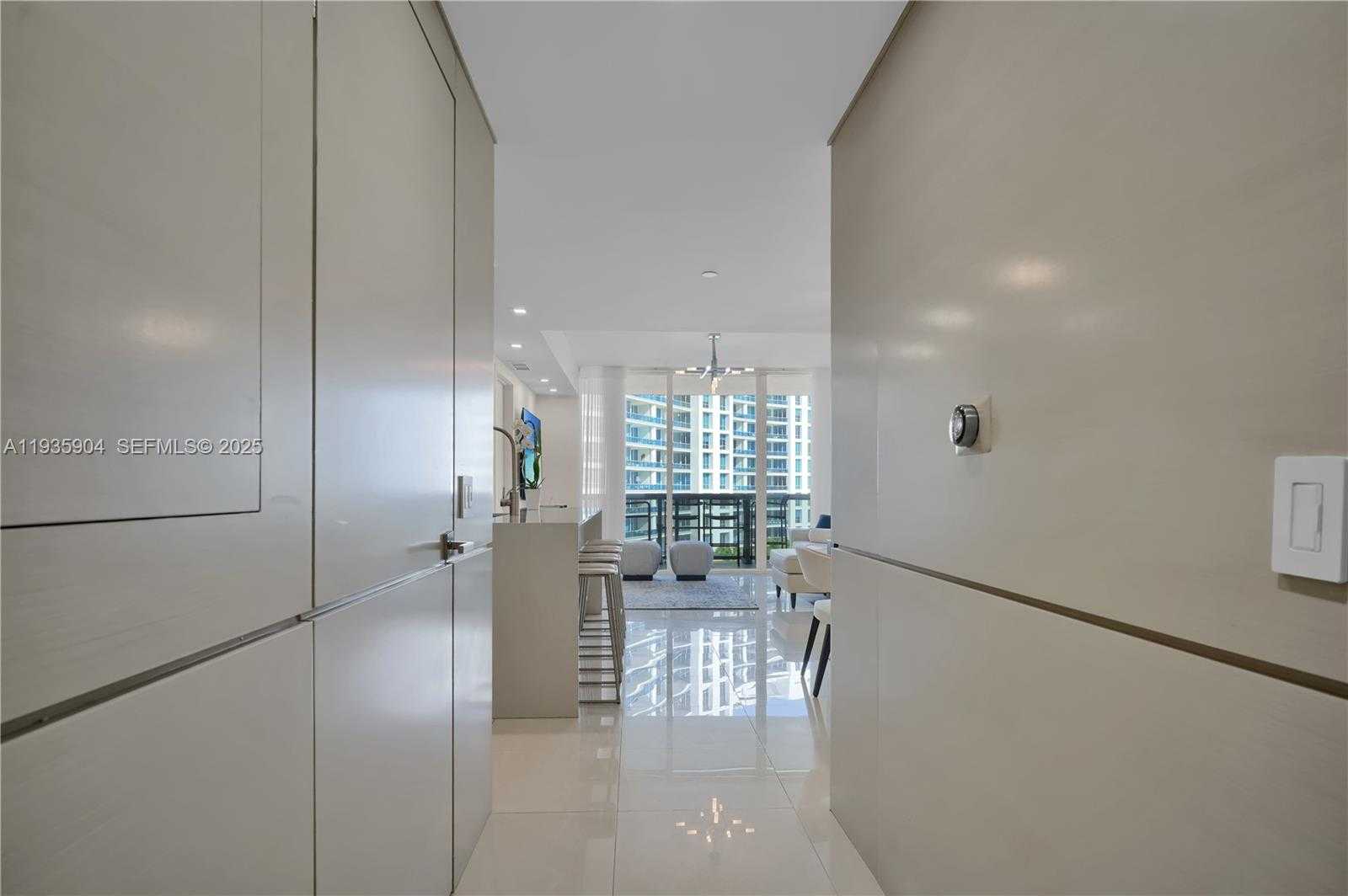 Small Image of 5875 COLLINS AVE #1003, Miami Beach Number 19