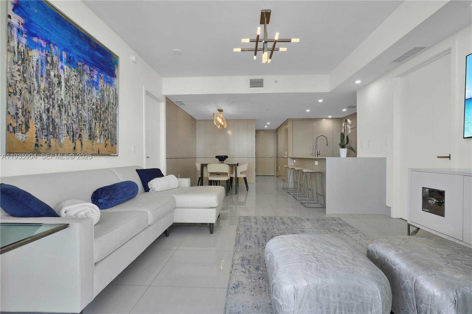 Small Image of 5875 COLLINS AVE #1003, Miami Beach Number 28