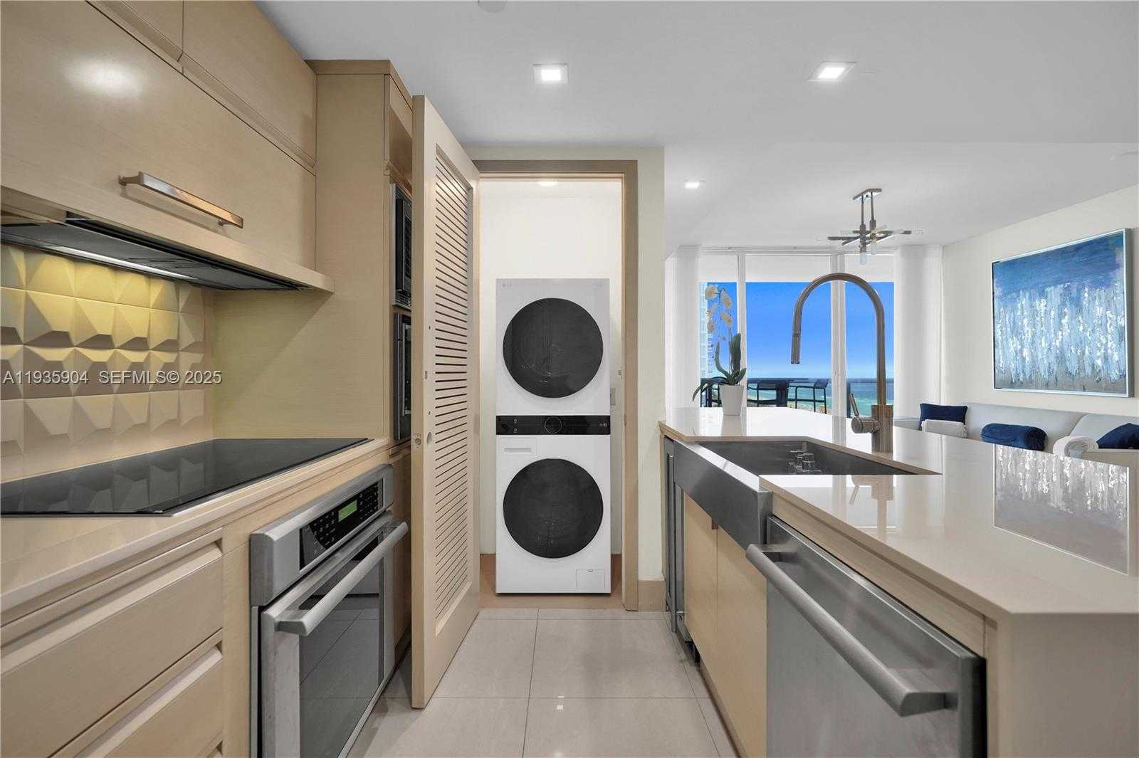 Small Image of 5875 COLLINS AVE #1003, Miami Beach Number 29