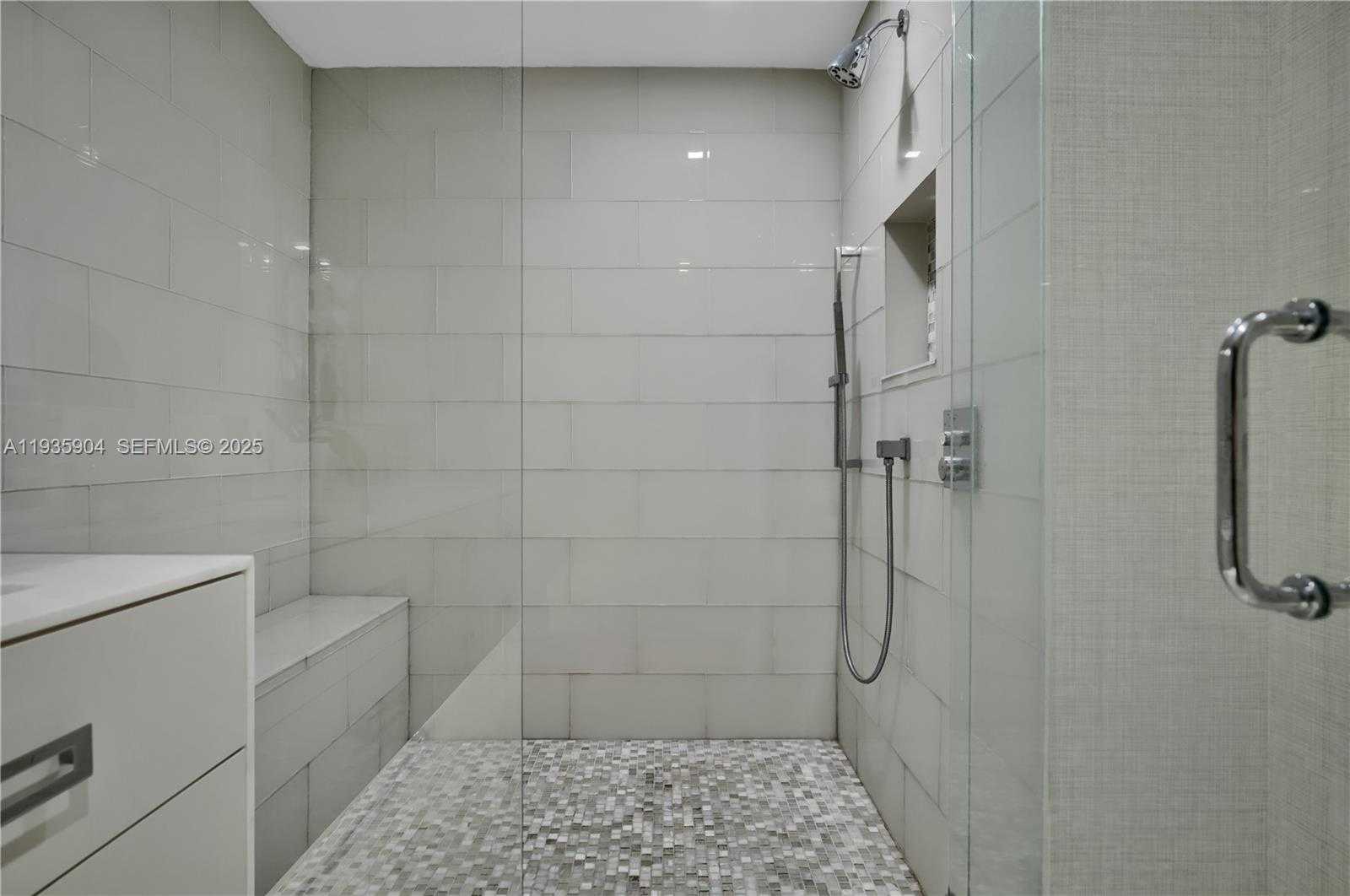 Small Image of 5875 COLLINS AVE #1003, Miami Beach Number 32