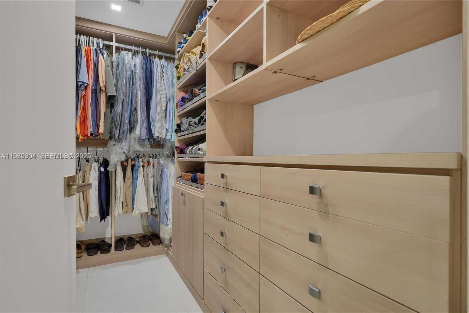 Small Image of 5875 COLLINS AVE #1003, Miami Beach Number 33