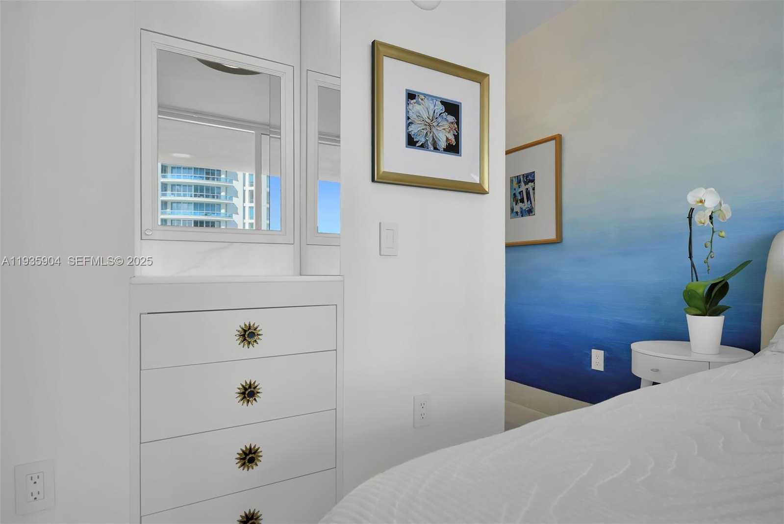 Small Image of 5875 COLLINS AVE #1003, Miami Beach Number 36